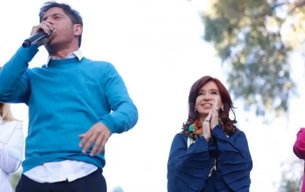 Cristina-Axel o Viceversa; Los De Afuera Son De Palo (Los De Adentro, También