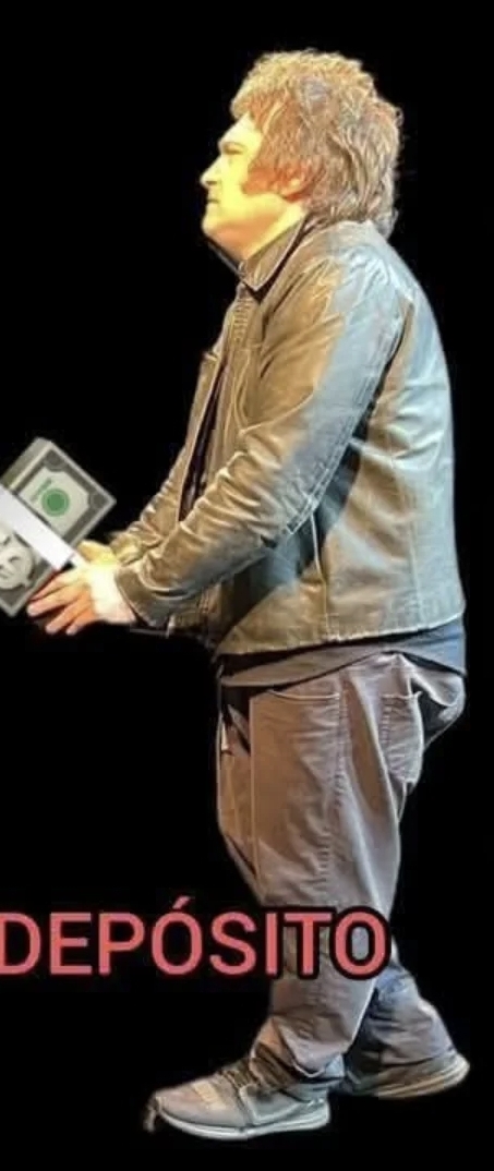 Aunque se Disfrase De Presidente, Con Banda y Bastón…